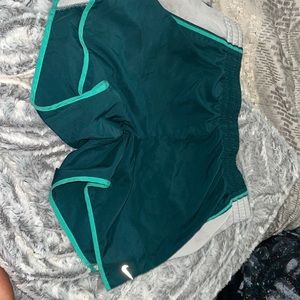 Size m no stains it’s a light blue and dark blue pair of nike shorts